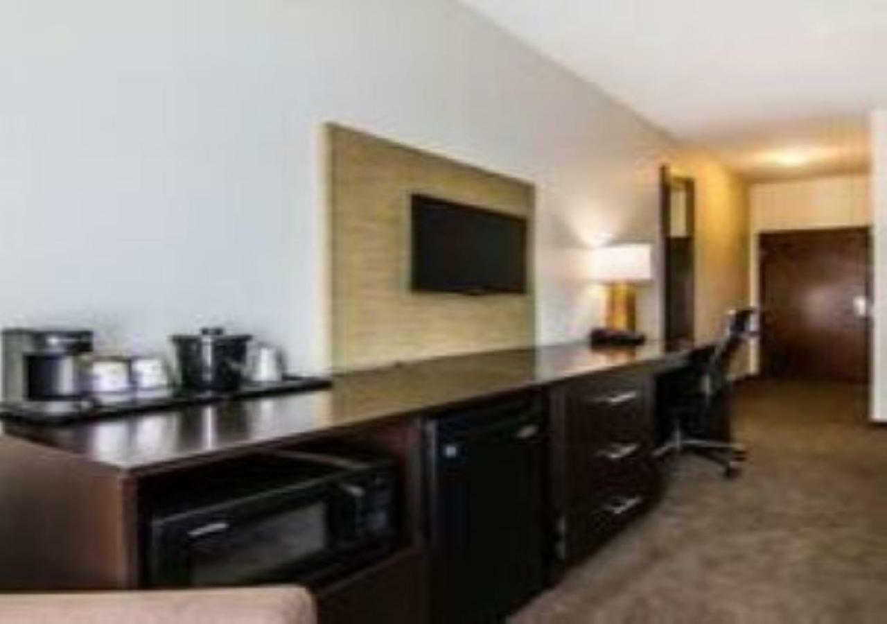 Wingate By Wyndham North Hotel